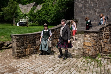 Couple dressed in Scottish attire