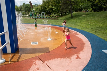 Deer Lakes Spray Park and Playground